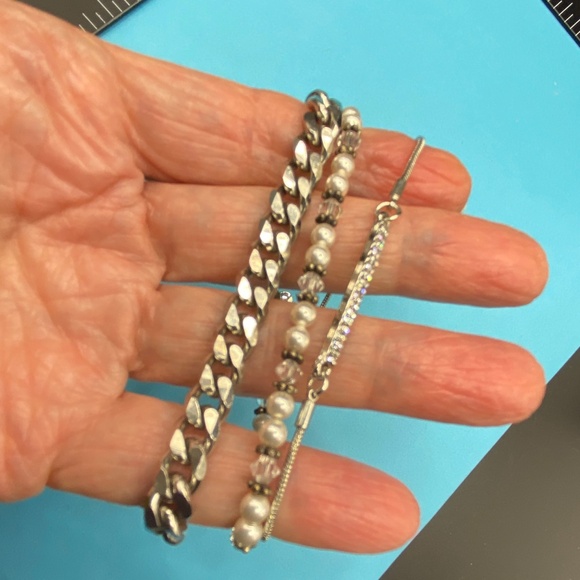 Silver Tone Bracelets Lot Of 3 Chain Slider Faux Beads - Picture 5 of 8